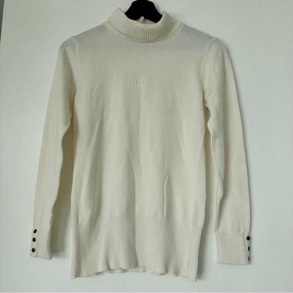 CHANEL LONG-SLEEVE T-SHIRT STYLE 27